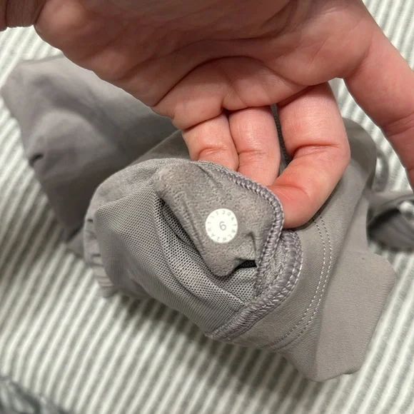 Lululemon sports bra - Picture 4 of 4